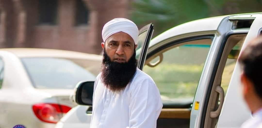 ammarkhanyasir's tweet image. سعید انور کو ہمیشہ رشک کی نگاہ سے دیکھا۔ کرکٹ کی دنیا سے نکلنے کے بعد خود کو دعوت دین کے لیے ایسا وقف کیا کہ پھر کسی دوسری طرف پلٹ کر نہیں دیکھا۔ اس بیچ کرکٹ بورڈ کی جانب سے عہدوں کی پیشکش ہوئی، مختلف ٹی وی چینلوں نے پروگراموں میں بلایا اور تگڑے لفافوں کے بدلے میں مختلف اداروں نے…