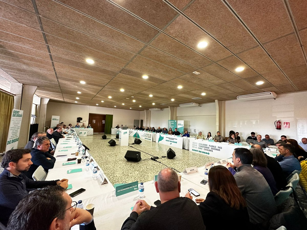 📸 Avui Mosqueroles acull una nova jornada d’estratègia municipal, aplegant diferents càrrecs electes de la comarca.

👥 Han participat a la jornada el secretari general <a href="/jorditurull/">Jordi Turull i Negre</a>, el responsable de Política Municipal i Territori <a href="/davidsaldoni/">David Saldoni🎗</a>, els diputats <a href="/jcanadellb/">Joan Canadell</a> i