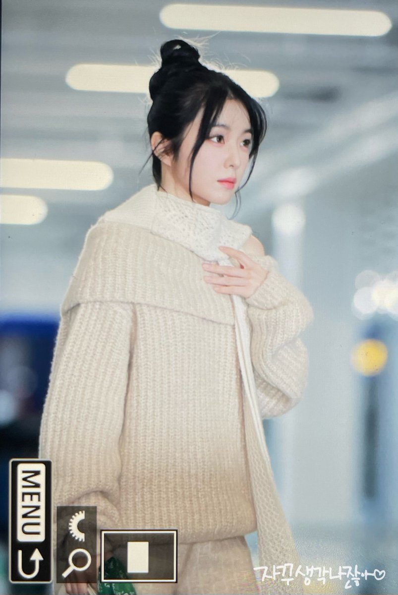 thinkB329's tweet photo. 231118 오늘의 주혀니🩷 #아이린 #IRENE https://t.co/fszslUWVgW