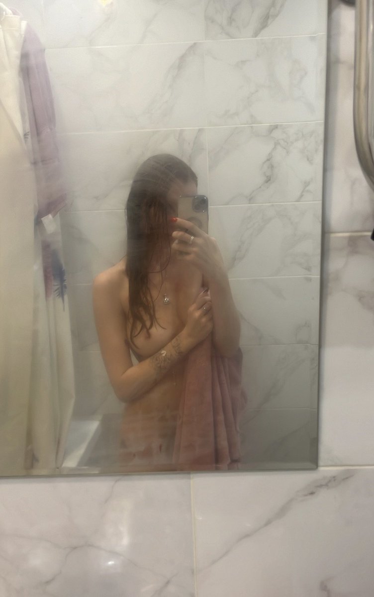 Liana_Fox's tweet photo. Не понимаю, почему я не могла просто родиться русалкой https://t.co/tWC6teXX7O