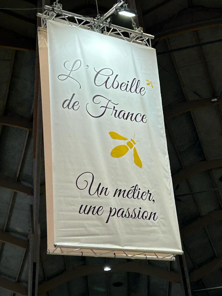 jf_lovisolo's tweet image. 🍯 Ce week-end, du 17 au 19 novembre, se tient en #Avignon, la deuxième édition du Salon International du Matériel apicole #SimApi (@AbeilleDeFrance)