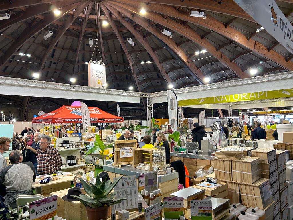 jf_lovisolo's tweet image. 🍯 Ce week-end, du 17 au 19 novembre, se tient en #Avignon, la deuxième édition du Salon International du Matériel apicole #SimApi (@AbeilleDeFrance)