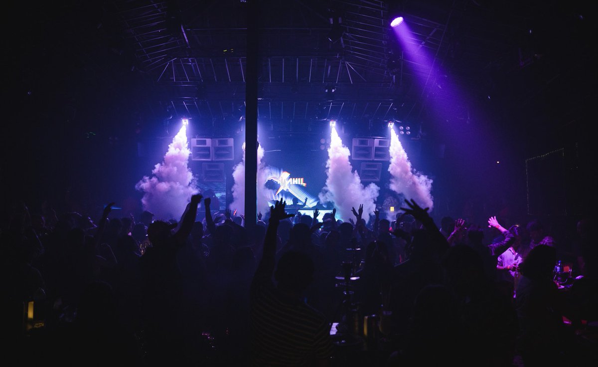 djsahilnrg's tweet photo. Vibes too high ⚡
#djsahilnrg
@hammerzznightclub
📸: @_melchy_p.h.y
#nightout #nightlife #dj #djlife #djsahil #club #luxury #luxurylifestyle #liesure #party #goanightlife #lifestyle #music #partytime #groove #goa #comercial #comercialmusic #housemusic #clubbing #weekend https://t.co/OWniJuHPlt