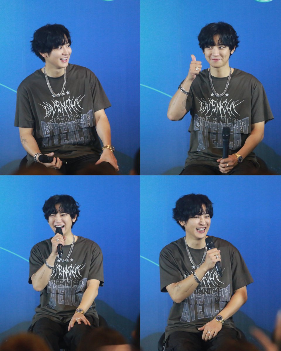 hourly chanyeol tweet media