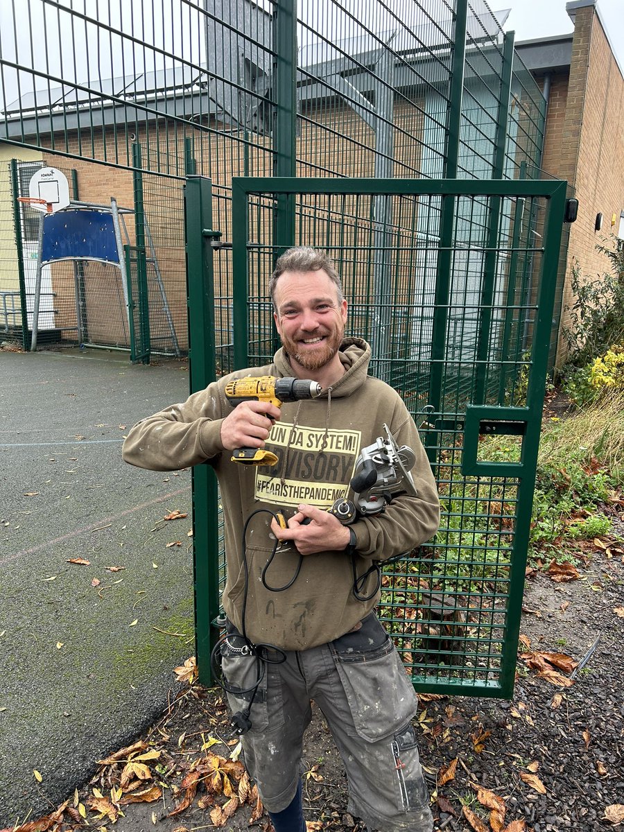 Great meeting <a href="/jakesgardens85/">Jake Milne</a> down <a href="/HaringeyLP/">Haringey Learning Partnership</a> and we donated tools for Jake to use over <a href="/SwapaAdventure/">𝕊𝕎𝔸ℙ𝔸_ N16</a> ⛏️🌱🌿