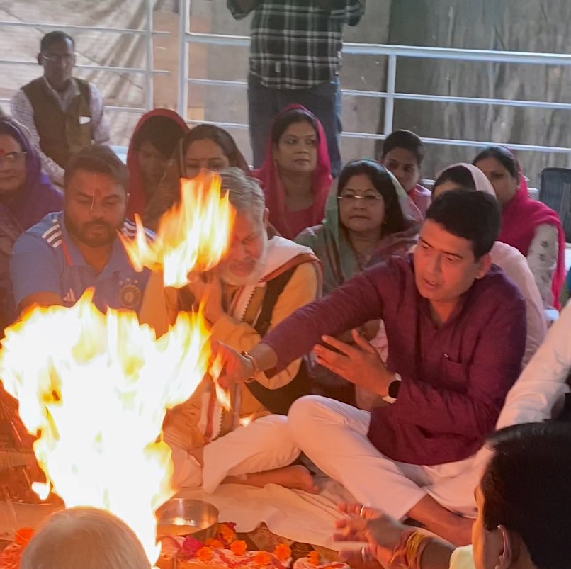 VKSingh_Amethi's tweet photo. उत्तर प्रदेश कॉंग्रेस मुख्यालय में प्रदेश अध्यक्ष श्री @kashikirai जी के साथ तमाम कांग्रेस जनों ने महायज्ञ में आहुति देते हुए की टीम #INDIA के जीत के पूजा अर्चना किया।

@DeepakSinghINC 
#WorldCup2023 https://t.co/ON1Cp0XMjT