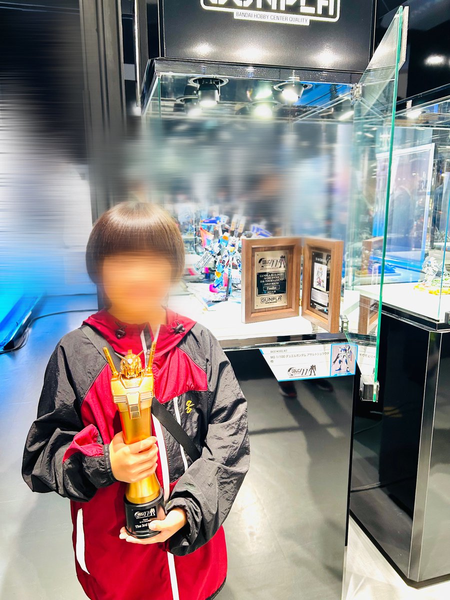 yuwac_yuwac's tweet image. ぼくの作った作品の伝えたかった事がしんさいんのみなさんやしかいの方に伝わっていて、式が終わったあともたくさんほめてもらえた事がうれしくてしあわせです！

来年も「ぼくらしい」作品をがんばってつくります🐥🌟

みなさんいつもおうえんありがとうございます🐥

#GBWC2023