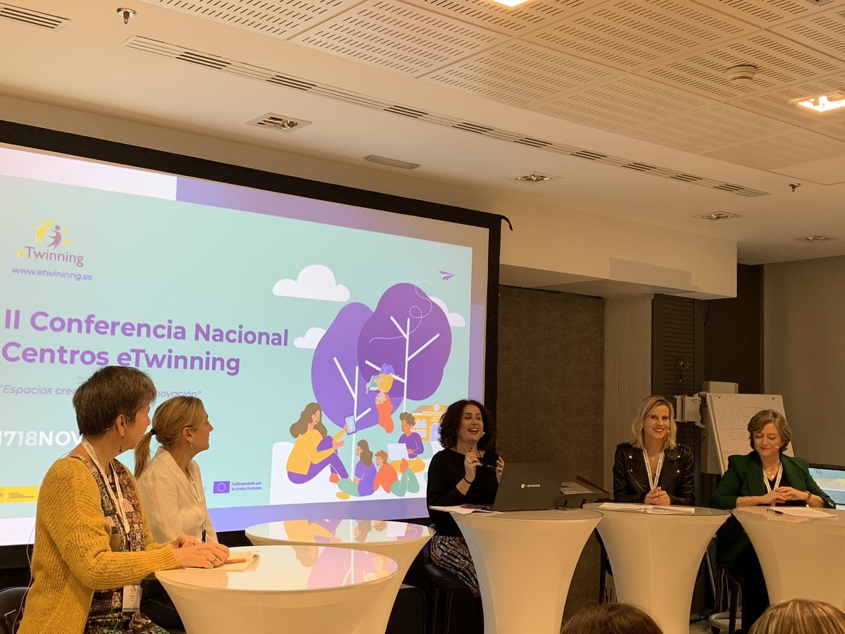 Mesa de conversación eTwinning School. Ideas, alianzas e inspiración de <a href="/corcega/">Elena Pezzi</a>, <a href="/Ley5Pau/">Pauline Leynaert</a>, <a href="/maria_matrinpe/">MARÍA TRINIDAD PÉREZ 🌱</a> y Mercedes Ávila. Agradecida por haber sido parte de proyectos culturales y literarios de Elena y Mercedes. #ConfeTwSchool23 <a href="/eTwinning_es/">eTwinning España</a> <a href="/ErasmusPlusInd/">Erasmus+ INDIRE</a> <a href="/LMSantamarta/">L. M. Santamarta</a>