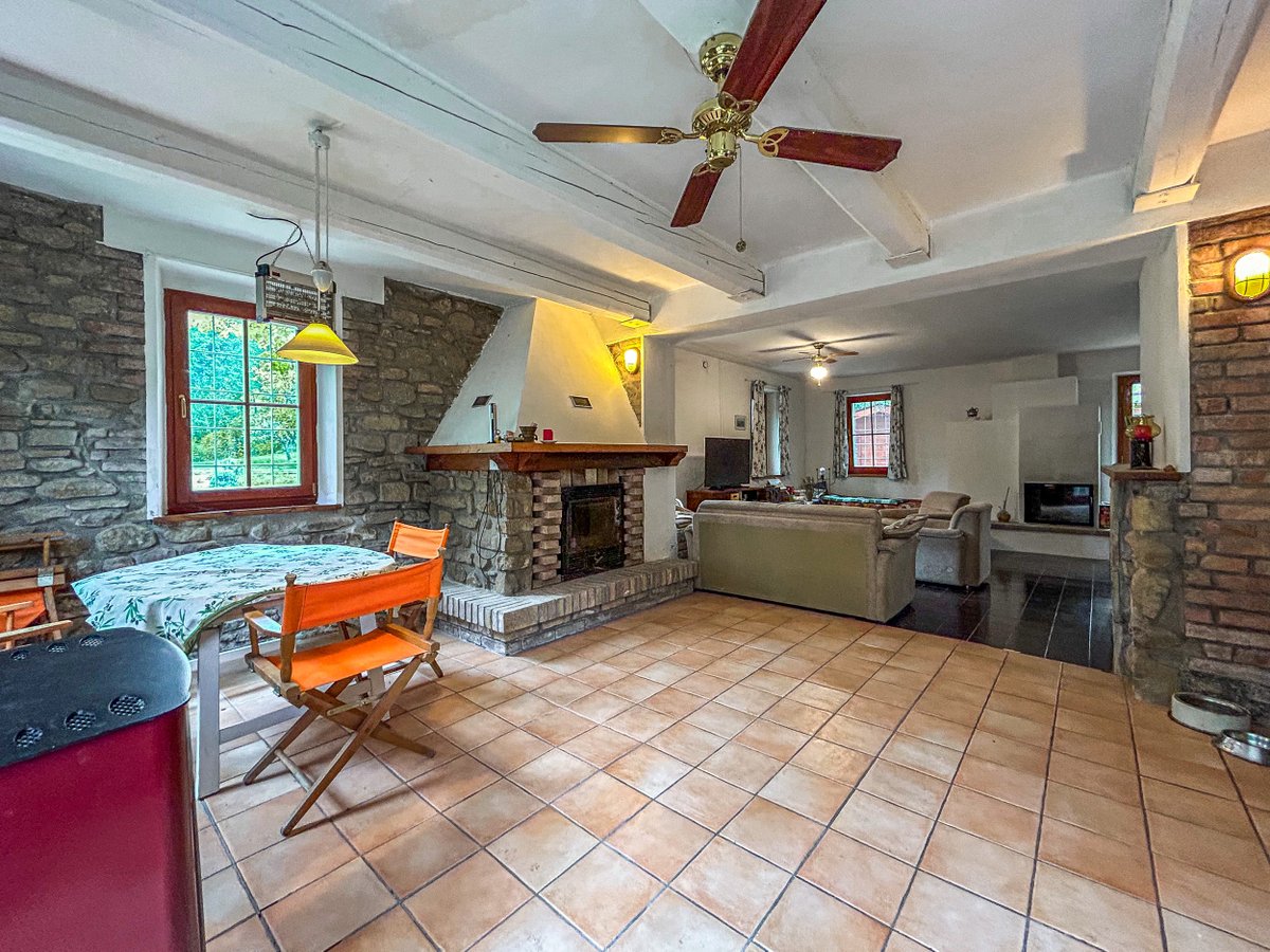 italianhouses's tweet photo. https://t.co/GR46PaRa8a
Renovated #Marchigiano farmhouse a few km from #Barchi & #Mondavio. Excellent privacy with 6000 m2 garden & pool. Furniture included, option to purchase adjacent vineyard. €325,000.
#italy #property #marche #lemarche #pesaro #urbino #luxury #luxuryhomes https://t.co/T0AzUkqSOv