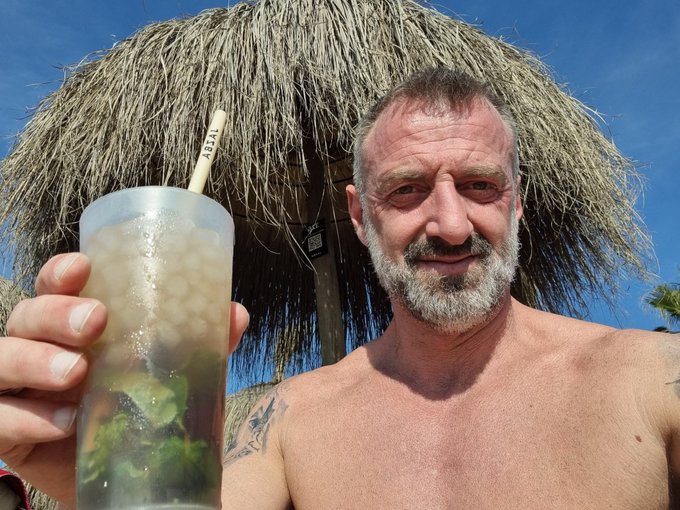 Enjoying life to the fullest #Holliday #sunshine #Goodtimes #cocktail....... https://t.co/AYu9ahCXBL<a href="/tag/holliday"class="tags">#Holliday</a><a href="/tag/sunshine"class="tags">#sunshine</a><a href="/tag/goodtimes"class="tags"><span>#goodtimes</span></a><a href="/tag/cocktail"class="tags"><span>#cocktail</span></a>