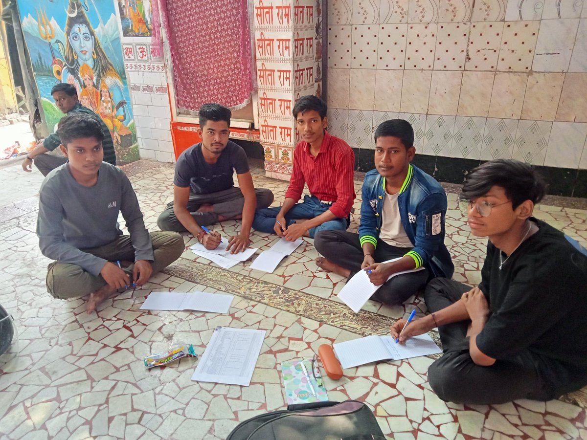 reenashukla097's tweet photo. फैमिली हेल्थ इंडिया सिविक एक्शन कानपुर के द्वारा यूथ वालंटियर को वाहक जनित बीमारियों के कारण, बचाव, रोकथाम के प्रति प्रशिक्षित किया गया l @sksomya @sammaansingh @rakeshk80310564 @AshishR37392142 https://t.co/k1NW0kdVg1
