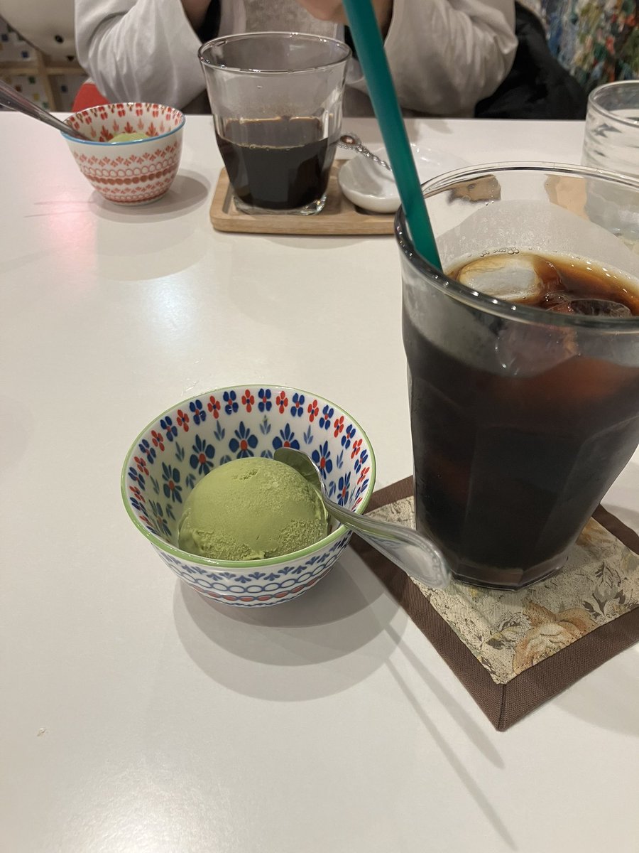 loveakita2's tweet photo. 久々の友達と、モーニングからランチのハシゴ☕️😁
居心地良過ぎてついつい長居しちゃいました💦
雑穀米が選べて、ヘルシーで美味しい😋
野菜も沢山食べられて、嬉しい☺️
お店も可愛い❤️
トイレまで可愛いかった❤️❤️
サービスのアイスも頂き、ハッピー😍
#パッチワークカフェ
#PatchworkCafe https://t.co/FU2eQjO3Uq