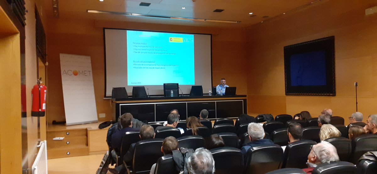 Su_Bayo's tweet photo. Aqui estamos en el seminario de Acomet.  @iberdrola @acomet_web @DeputacionOU @TurismoInorde @LaRegion https://t.co/v6ljpRDUj2