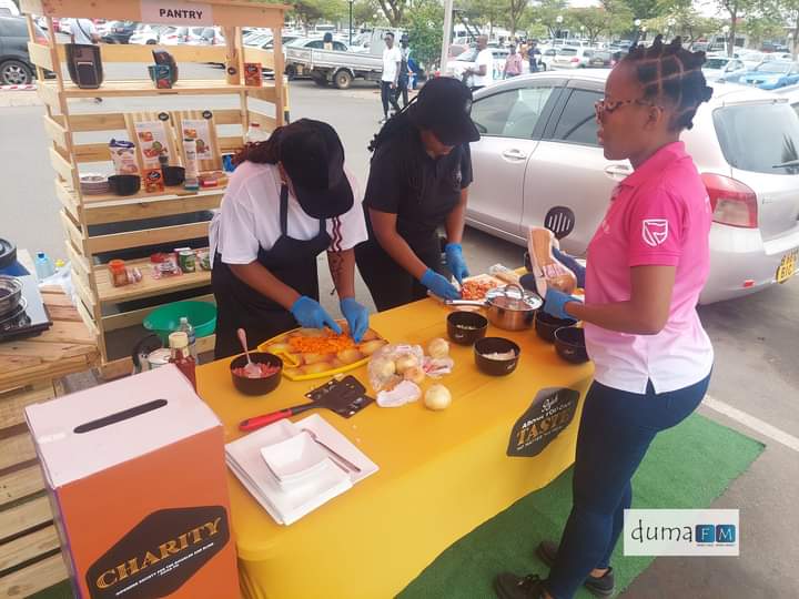 em_nizzy's tweet photo. Uhu.... Gatwe gona le cookoff e nngwe gape ko railpark... 😂🤣💀💀 @The_Cookoff #MotsheloWaBokomo 
#CulinaryCampaigns https://t.co/2NgpNLROXc