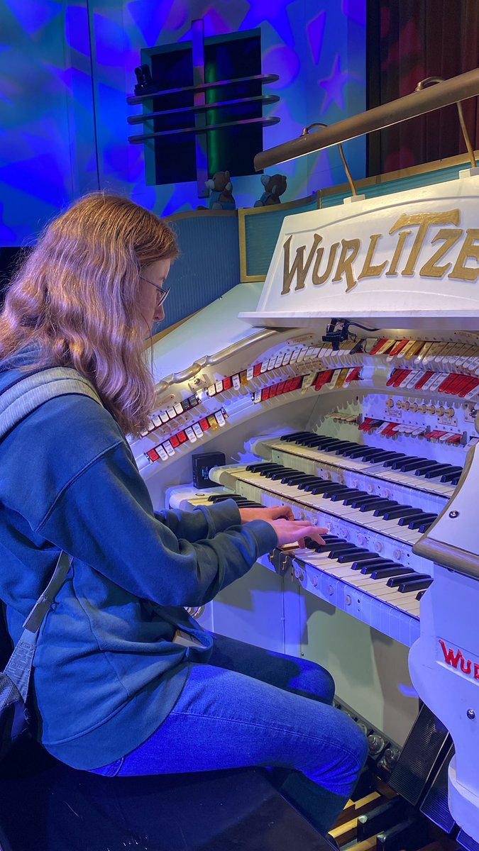 FLHSMusic tweet media