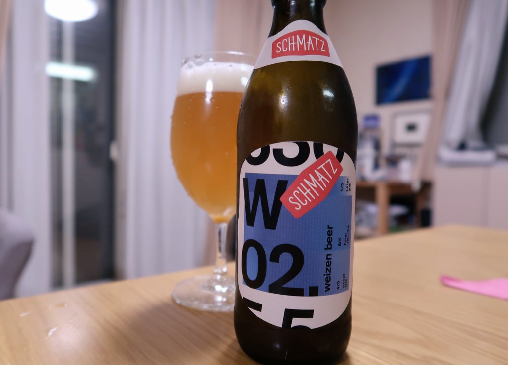 C0786Mf3m4YJebE's tweet photo. 今日も仕事だったのよ。
やっと週末、やっとビール。
するりとした喉ごし、ヴァイツェンの甘い香りは洗練されてる。酸味はあくまでも甘さの引き立て役。
凛とした風味、さすがドイツ!
美味しい。
#オトモニ
#シュマッツ
#W02
#ヴァイツェン https://t.co/GwvWqpUnxQ