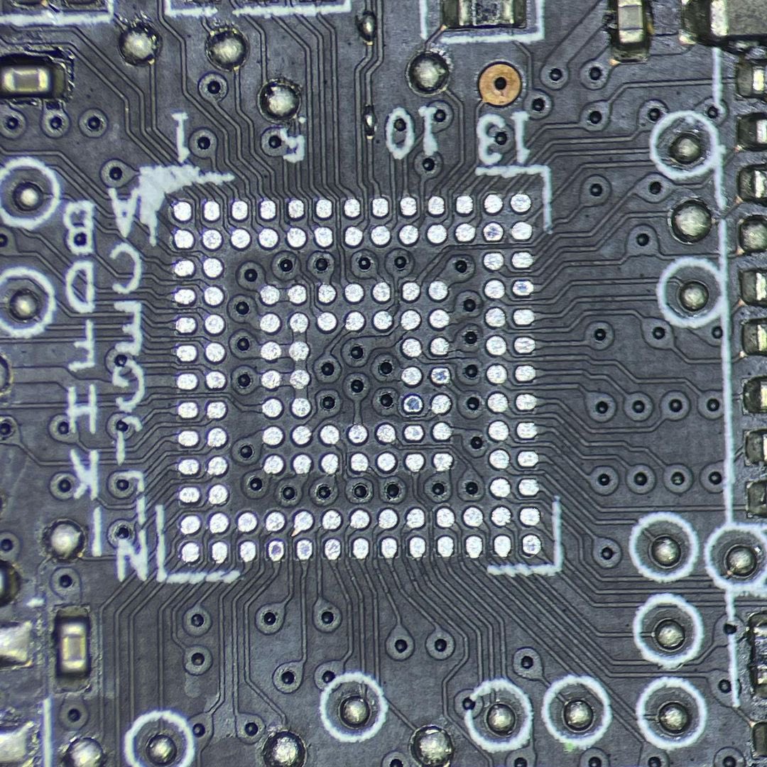 Slot1Gamer's tweet image. This @razeranz blade came in with a hole in the Super IO, thankfully this model of iTE SuperIO doesn’t require programming. 

Replaced and all working 
#infirayheatwave #infiray @InfiRay