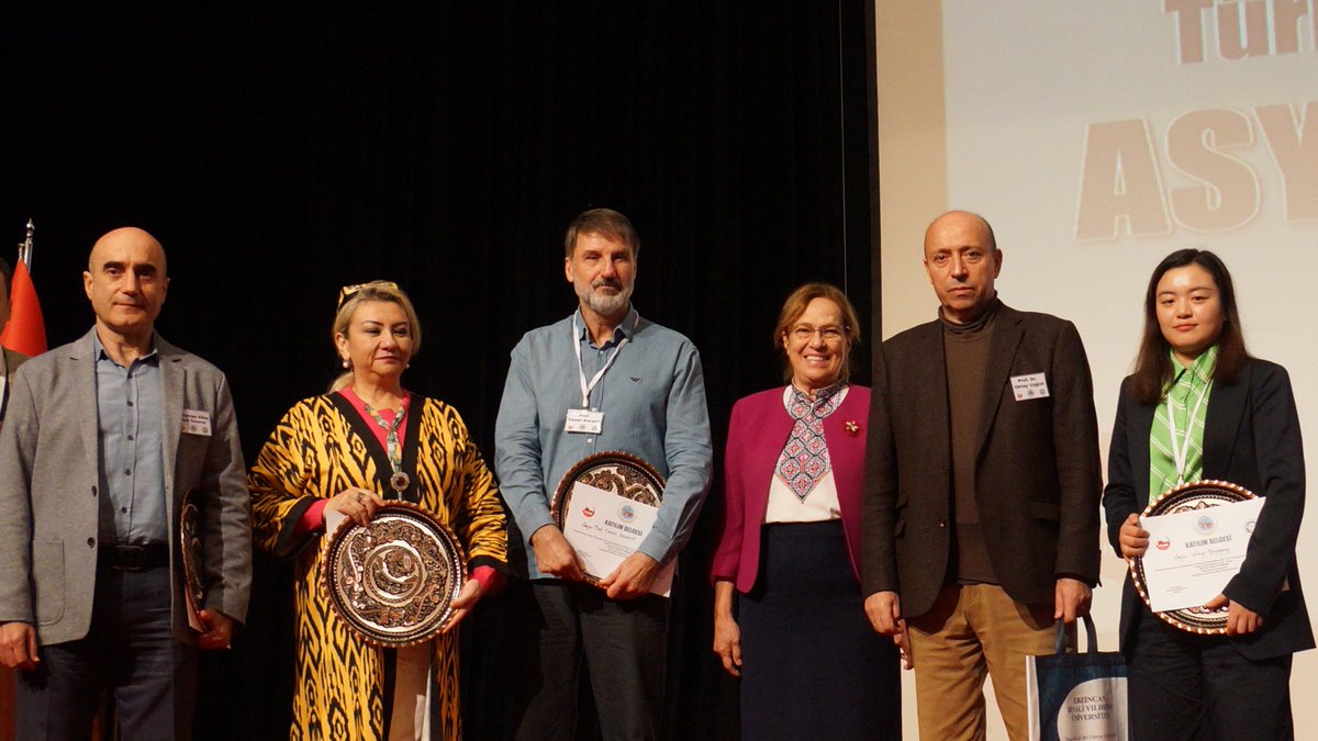 Asya'da Devlet Birikimi Uluslararası Çalıştayı'nın dördüncü oturumu konuşmacılarımızın sunumlarının ardından konuklarımızın soru ve katkılarıyla başarıyla tamamlandı.
