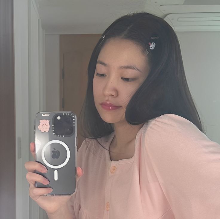 janelsdiary's tweet photo. hello, I am janel ! new to #studytwt and i'm looking for interactive moots 

 — about me ⋆ ˚｡⋆౨ৎ.‧₊˚
💭 grade 11 humss 
🩰 07 • cancer • she/her • infp • fil/eng
🫧 loves: music, journaling, art, kpop, documentaries, cats 

#studytwtph 
♡/↻ to spread ! thank u ς(>‿<.) https://t.co/EDL3R8u7BH