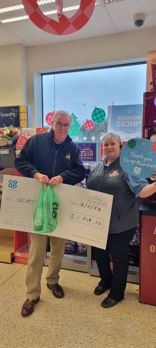 Lovely to meet Ian, South Somerset Cat Bus Ring and Ride who celebrated with us today in Wincanton.
Thanks to <a href="/coopuk/">Co-op</a> Members their donation of £1019.74 will go towards ongoing costs for this valuable service.
#Somerset #SouthSomerset #Wincanton
<a href="/CoopSueG/">Sue Green</a> #communitycelebrations