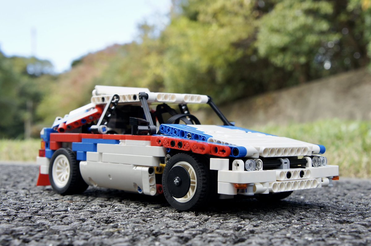 taiyomoc's tweet photo. 1992 LANCIA DELTA HF INTEGRALE EVOLUZIONE GROUP A

100%純正レゴモータ
軽量化するためにディテール多少省略しています

#レゴ #レゴラジコン #レゴテクニック 
#lego #legoRC #legotechnic
#WRC #LANCIA #martiniracing https://t.co/uR70Q3vqBM