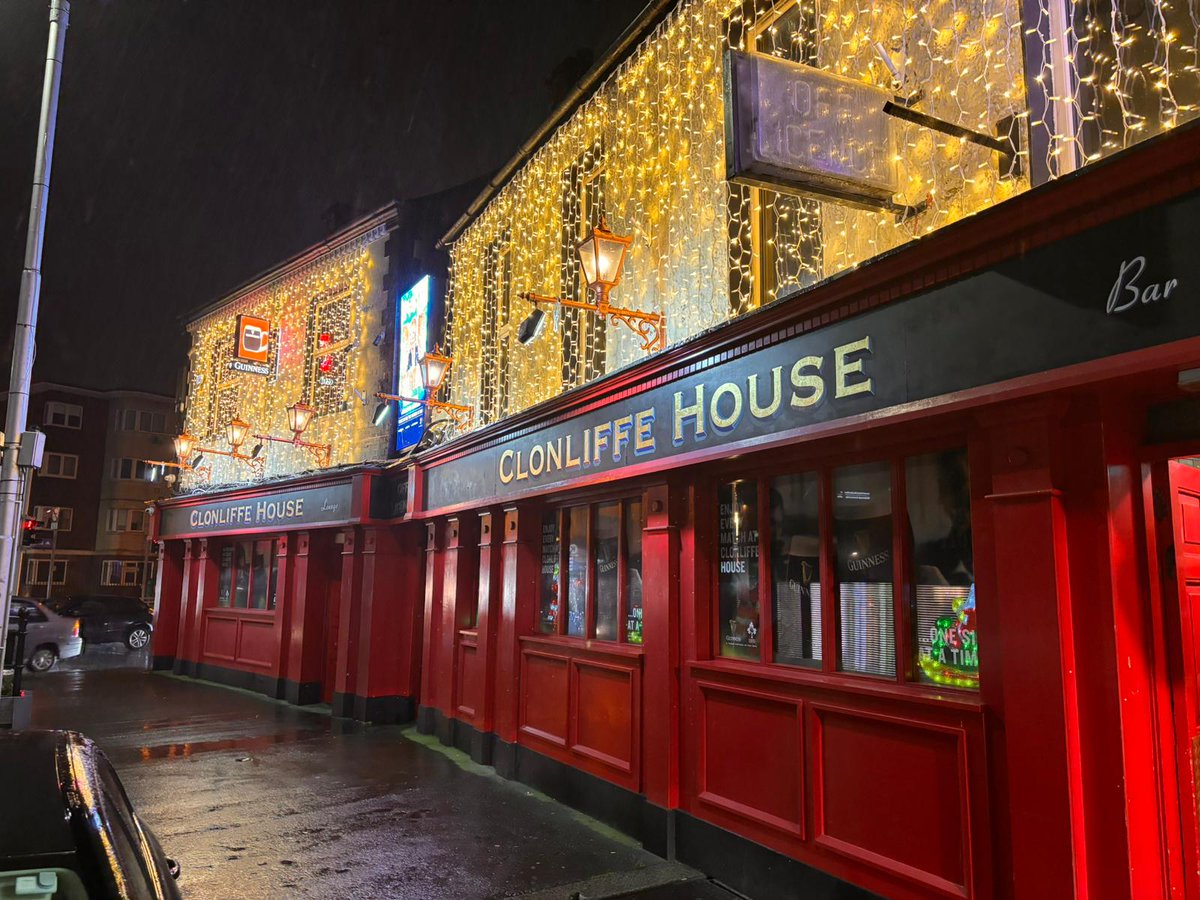 Pop in for an Irish Coffee and check out our Christmas decorations☘️
#SaturdayMorning #IrishCoffee #Christmasiscoming 🎄🤶