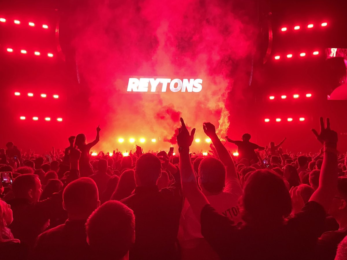 db2002's tweet image. Reytons in Amsterdam Tonight (18 Nov) Melkweg (1,500 capacity)
I have a spare ticket if anyone interested - contact me
#Reytons #Melkweg #Amsterdam
