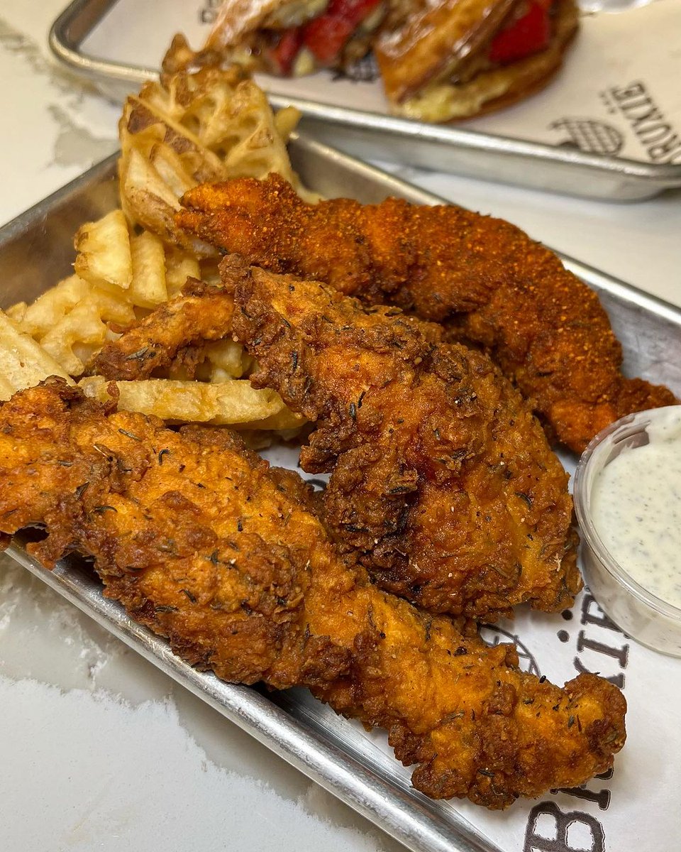 Collage Experience tweet media