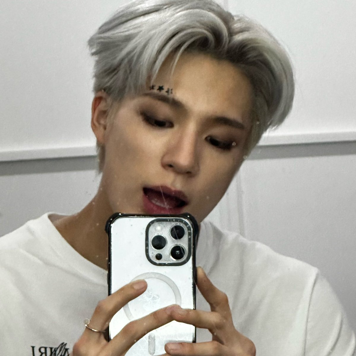 melonsdew's tweet photo. a #jenselle (gs x jn) filo au.

in which blair (gs) tries to get her crush's attention by playing valo for the first time but instead, she got enzo's (jn) unwanted attention — a famous twitch streamer who grilled her zero gaming skills. https://t.co/UwdIVhnjQP