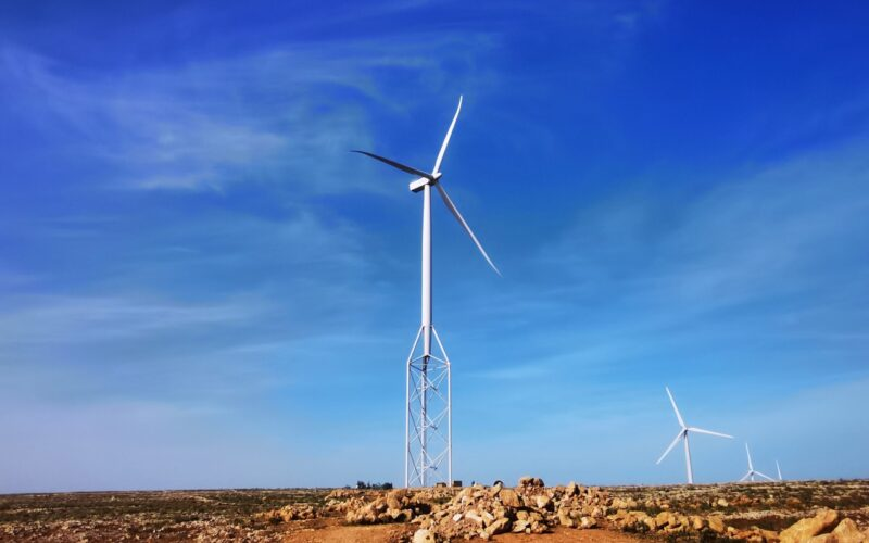 Sergio_FerMun's tweet photo. La empresa china CRRC Zhuzhou Electric podría haber infringido una patente de la empresa navarra Nabrawind

Nabrawind tiene patentado un diseño de torre eólica que combina una estructura de tres columnas y tubular con un sistema de autoizado

Hilo con los detalles 👇 https://t.co/ei3dEeDmjc