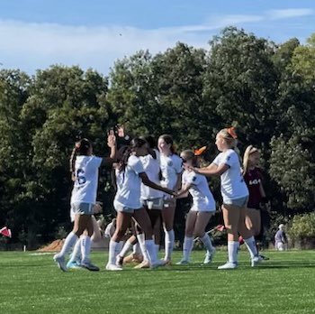 ⭐️Game Day⭐️

We have have another tough Texas Conference matchup in Dallas today with Sting Royal!

🆚 Sting Royal 08 ECNL
⏰ 1:00 p.m.
🏟 Alliance Park
📍 Roanoke, TX
👕 All Blue