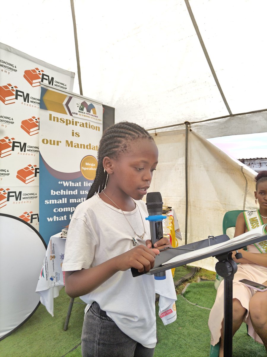 LiteraryOIP's tweet photo. #ReadingCompetition underway. 🤩
Oratilwe Foundation
#literaryoutreachincubationprogramme
#LOIP
An initiative by @Kwetso_CS in partnership with @SportArtsCultur https://t.co/50TbVaUFsy
