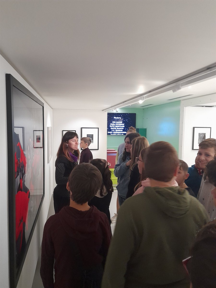 Classe_Denis's tweet image. Quel ravissement lorsque des œuvres du @CentrePompidou viennent jusqu'à nous à Bouligny ! 💜 La caravane du bizarre du @MuseeMobile a passionné les élèves de 6/5e du @clgBouligny ! @BoulignySvt @MissTrivini @MadameMayer Merci de faire voyager les œuvres et nos têtes blondes !