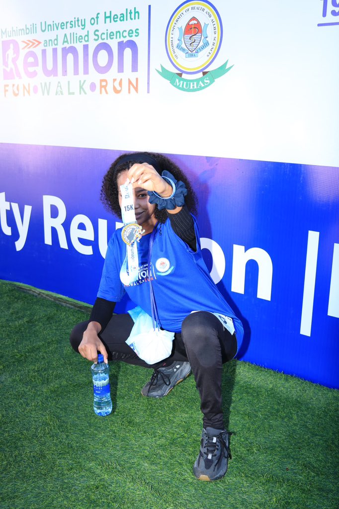 tina_naman's tweet image. Feel the ground beneath, heartbeat syncing with each step – running, not just a sport, but a dance of discipline where miles unravel the strength within. 🏃‍♀️🌟 #RunWithDiscipline #EnduranceUnleashed #MuhasFamily