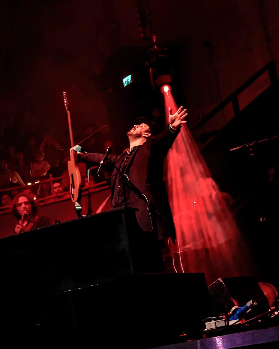 nffc2009's tweet photo. @bccamplight Great show in Manchester last night, more great photos again from @midstomanc #manchester #livemusic #manc #stockportlass #alberthallmanchester https://t.co/POdejyBvAd