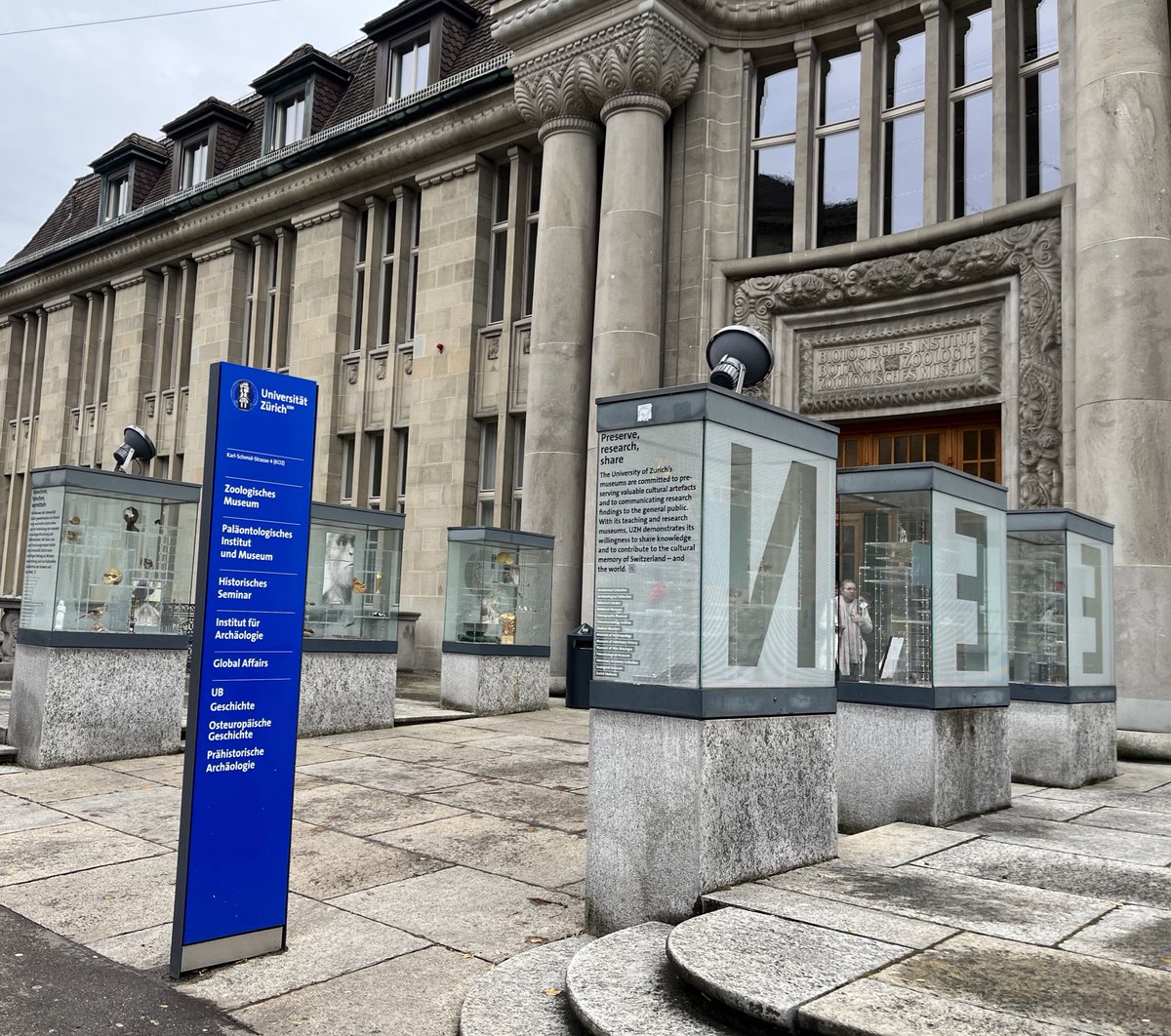 #FAUinmotion 🚄 glad to be back in🇨🇭 <a href="/UZH_ch/">Universität Zürich</a> for a talk in the MA program Applied History. Thanks <a href="/alp_yenen/">Alp Yenen</a> for organizing 👏🏼