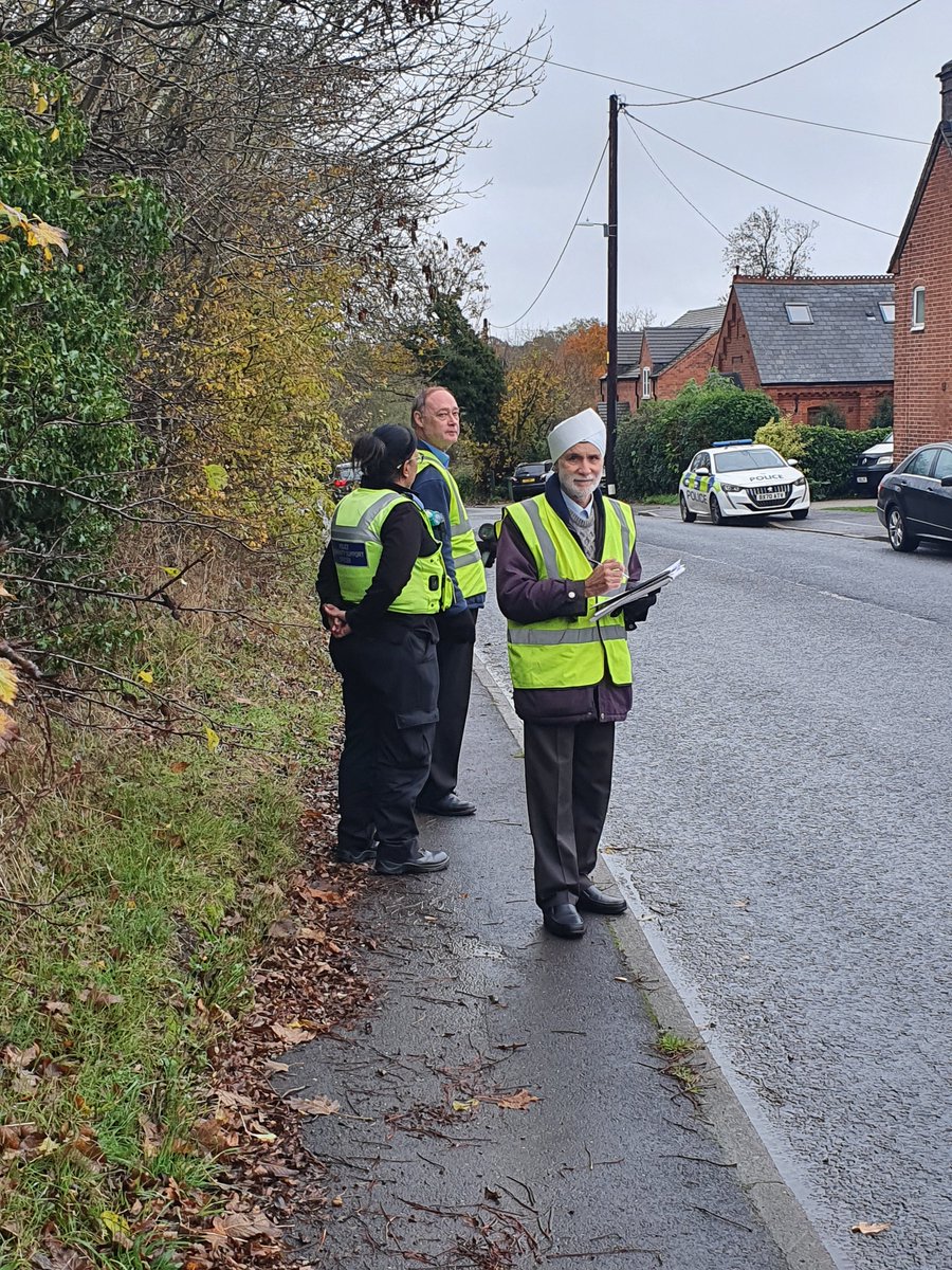 NorthWestCovWMP's tweet image. PCSO's conducting #Speedwatch alongside Local Councillors on Hawkesmill Lane #Bablake did you give them a wave when driving past?!