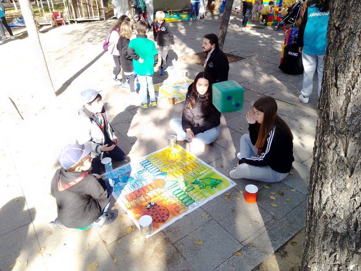 PintoInfancia's tweet photo. Jornada lúdica por el #DíaMundialdelaInfancia organizada por el Área de Infancia del @AytoPinto en Parque Egido, está tarde en P. Alberto Contador. Ven a disfrutar de todo lo que hemos preparado. https://t.co/qvZTZZQXKQ