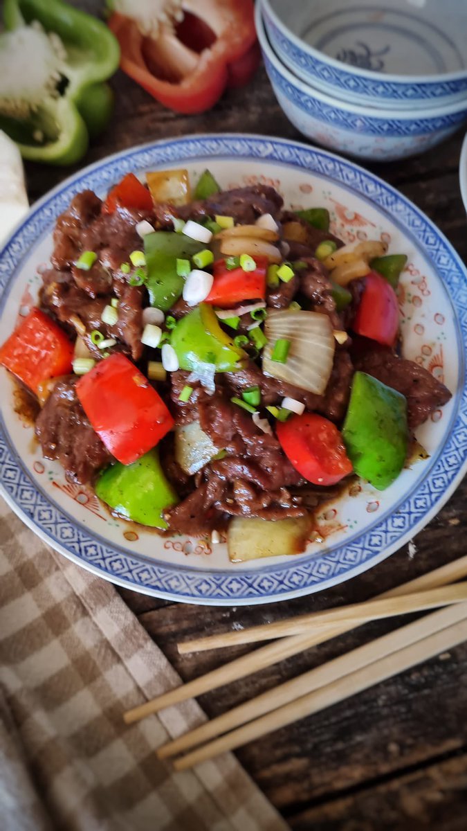 Voici une recette de bœuf sauté au poivre noir —-> youtu.be/sGtTRvKlxis?si…
Bon week end à tous et bon appétit 😋 
#food #Foodies 
#RecipeOfTheDay