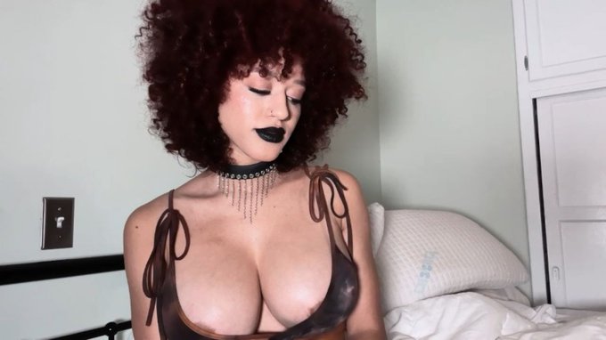 VID SOLD! Big Titty Goth Girl Handjob Lactation 🔥 Check it out! https://t.co/o76oSBY9rG #MVSales @manyvids<a href="/tag/mvsales"class="tags"><span>#mvsales</span></a>