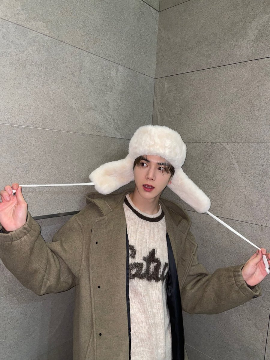 WE_THE_BOYZ's tweet photo. ( 영훈 ) 오늘도 고마워 더비야 🥰 https://t.co/jv8zKk500n