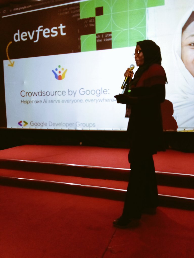 kyari_m2's tweet photo. At #GoogleCrowdsource and #Crowsource, the speaker @Zahra, is very knowledgeable and shares her ideas with the participants. Her talk centers around innovative ideas. It's very awesome to connect there.
#GoogleCrowdsource.
#Crowdsource.👏👏
#DevFest2023
#DevFest . https://t.co/qzKQ76BseK
