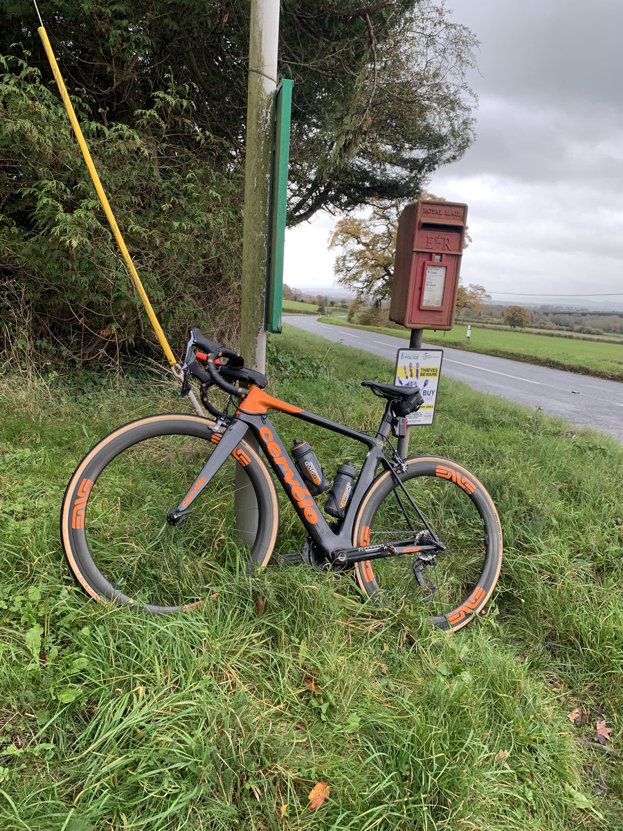 ailuj_40's tweet photo. Ride time🚴🏽♀️🤍Family on the mend to a degree so I’m able to get out there again🚴🏽♀️🤍my mental health has suffered through not exercising😥so I hope my body can cope with the shock😂wish me luck🙏🏼
#cyclinglife #MentalHealthMatters #SaturdaySanity https://t.co/rkvVTWgXLg