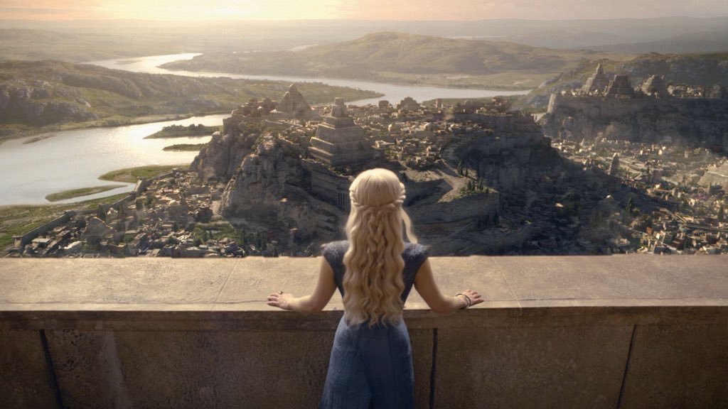 Thrones_Facts's tweet photo. George R.R. Martin says he has ~8 other #GameOfThrones spinoff shows in development https://t.co/AGj9KWley3