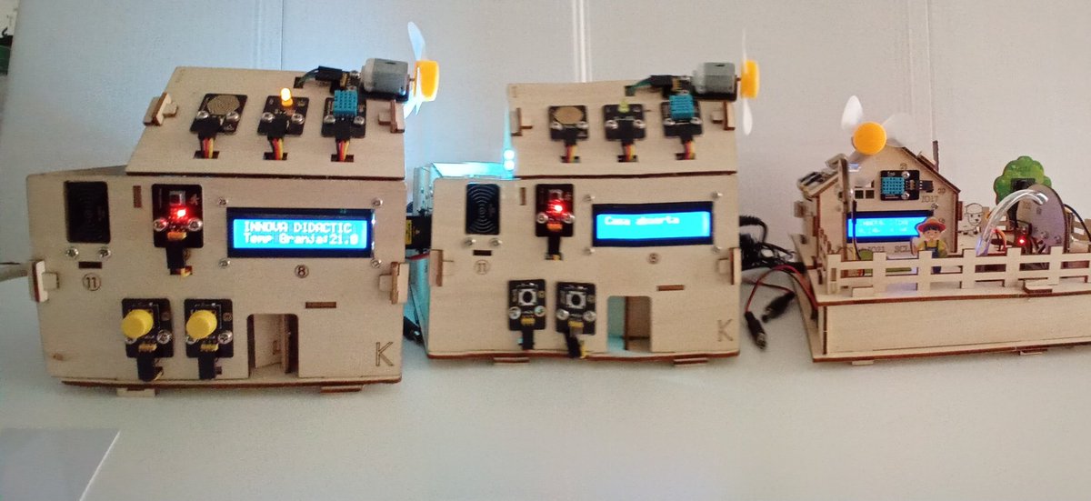 ToniMorenoRey's tweet photo. 🥳Avui , a @Olotuit de #LaGarrotxa 🌋@Innovadidactic ha construit un barri intel·ligent , connectat i sostenible.🏡🏡🏘
Ara l'hem de fer en gran🔎
@arduinoblocks @KeyestudioRobot https://t.co/FXFZ7y08Sr