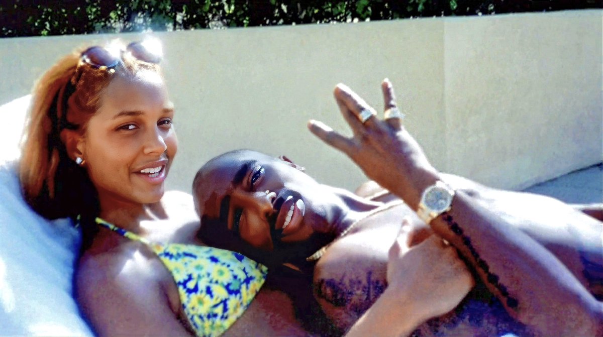 November 18, 1995

2Pac and Sarah Chapman, Puffy's babymama on vacation in Honolulu, Hawaii. She actually dated Tupac before getting involved with Puffy.