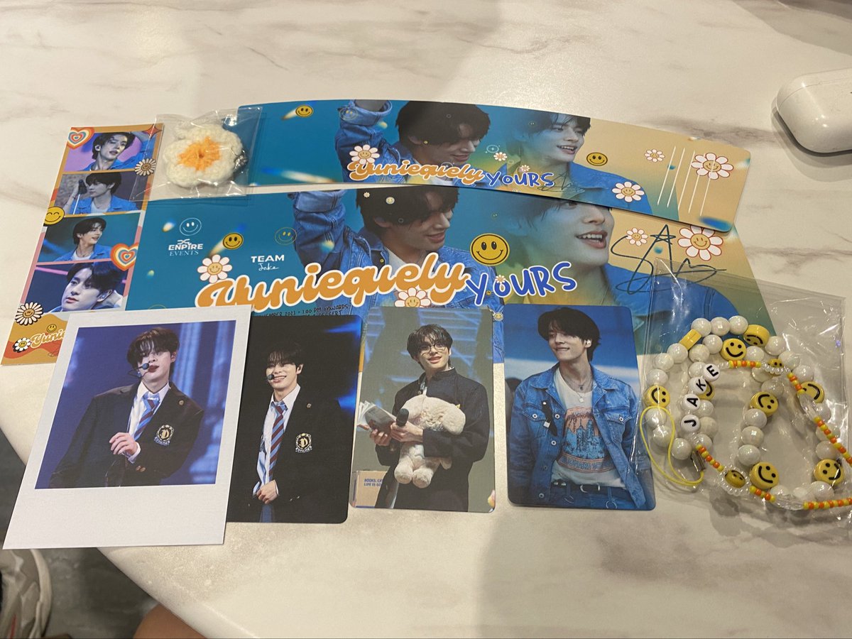 crexia_'s tweet photo. 💛💙💛💙
#YuniquelyYoursJake #EnpireEvents
@ENpireEvents #JAKE #ENHYPEN_JAKE https://t.co/yXb3niAzjl