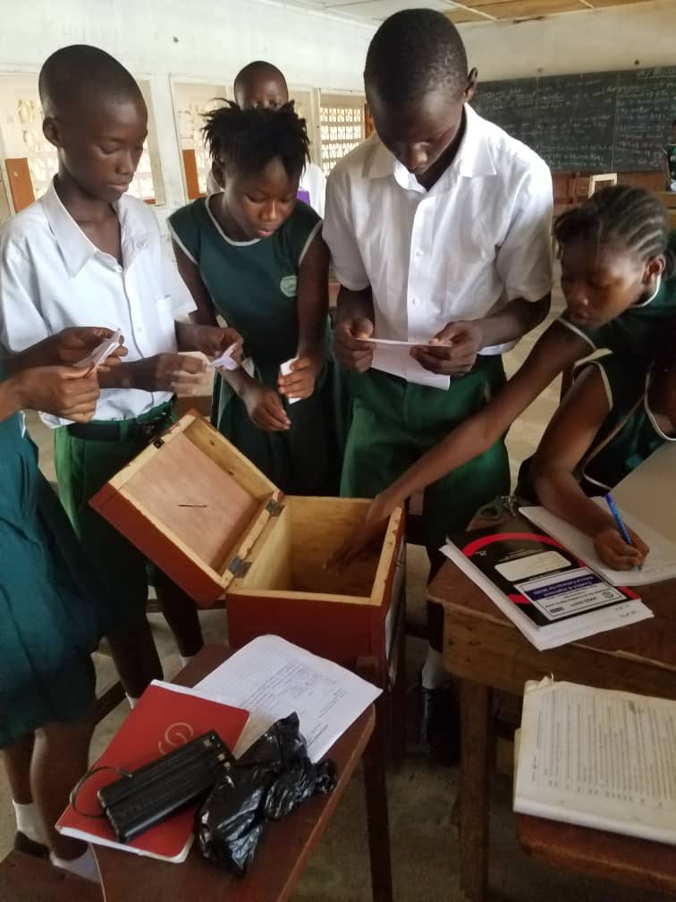 efa_sl's tweet photo. Our  work with schs continues, a focus on how to reduce school-related gender-based violence &amp; ensure that girls speak up through our unique approaches to provide suggestion boxes to Schs. Students are now reporting violence from teachers &amp; peers via suggestion box. @IIEP_UNESCO https://t.co/c6WYTG3Zv1