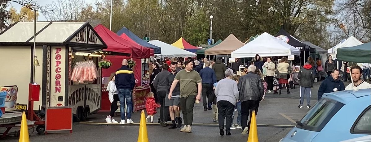 Greg Kelly (@actorfundraiser) on Twitter photo Great to have a <a href="/StAnnsHospice/">St Ann's Hospice</a> stand <a href="/BroadstoneShop/">Broadstone Mill Shop</a> Festive Family Funday & Worker Bee Market which is now on until 3pm! Come along and say hello to our volunteers, we have some fab raffle prizes and Santa is here too!š
šš Great to have a <a href="/StAnnsHospice/">St Ann's Hospice</a> stand <a href="/BroadstoneShop/">Broadstone Mill Shop</a> Festive Family Funday & Worker Bee Market which is now on until 3pm! Come along and say hello to our volunteers, we have some fab raffle prizes and Santa is here too!š
šš