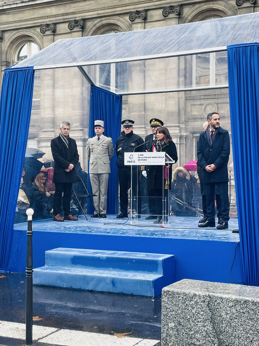 nicolas_nordman's tweet photo. #PoliceMunicipale | 2 ANS DE LA POLICE MUNICIPALE 

Cérémonie de remise des diplômes pour 326 nouvelles et nouveaux agents de la @PMdeParis 

Félicitations à elles et eux !👏 https://t.co/gQjGDo2vvj